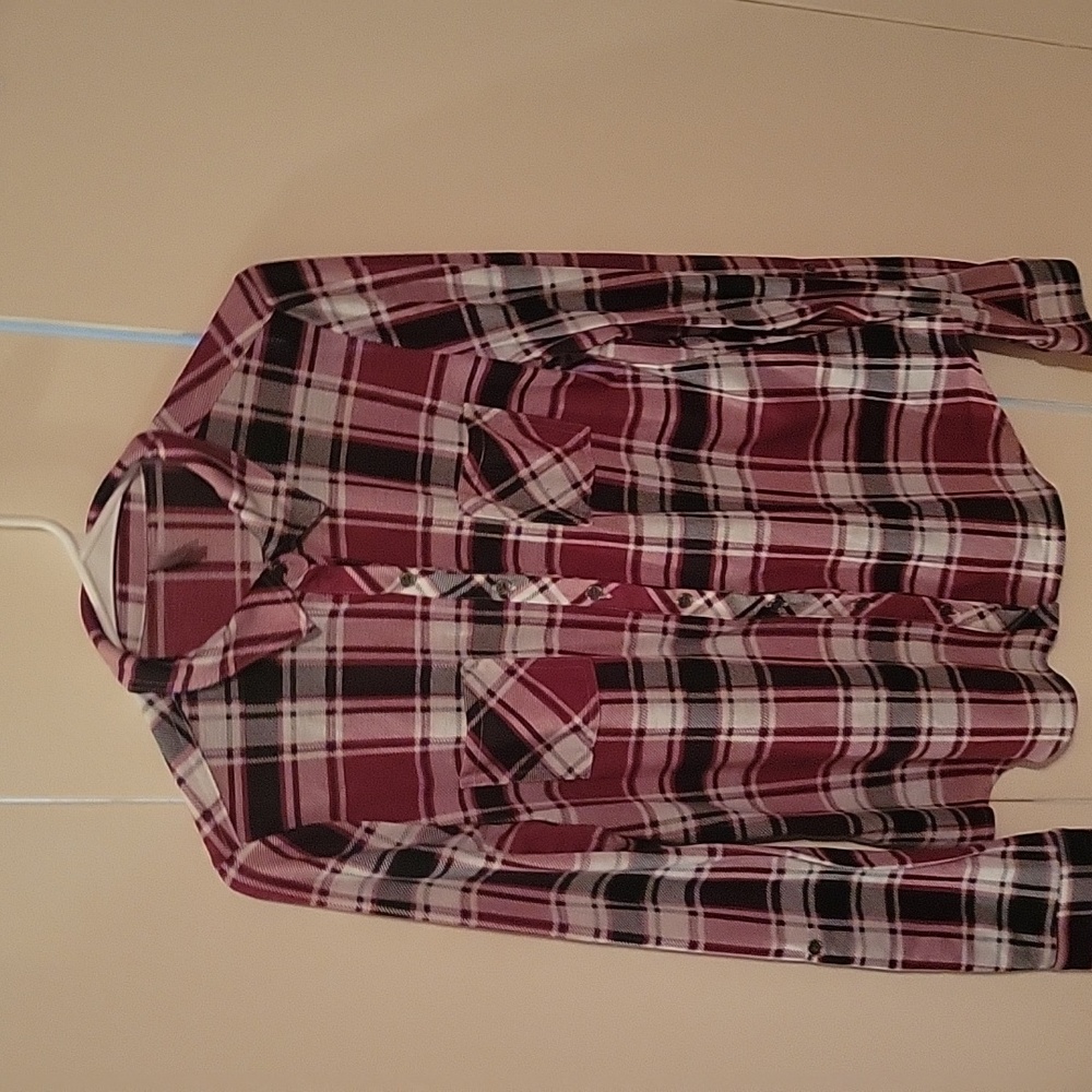 Dark pink and black flannel- Vanity- size M